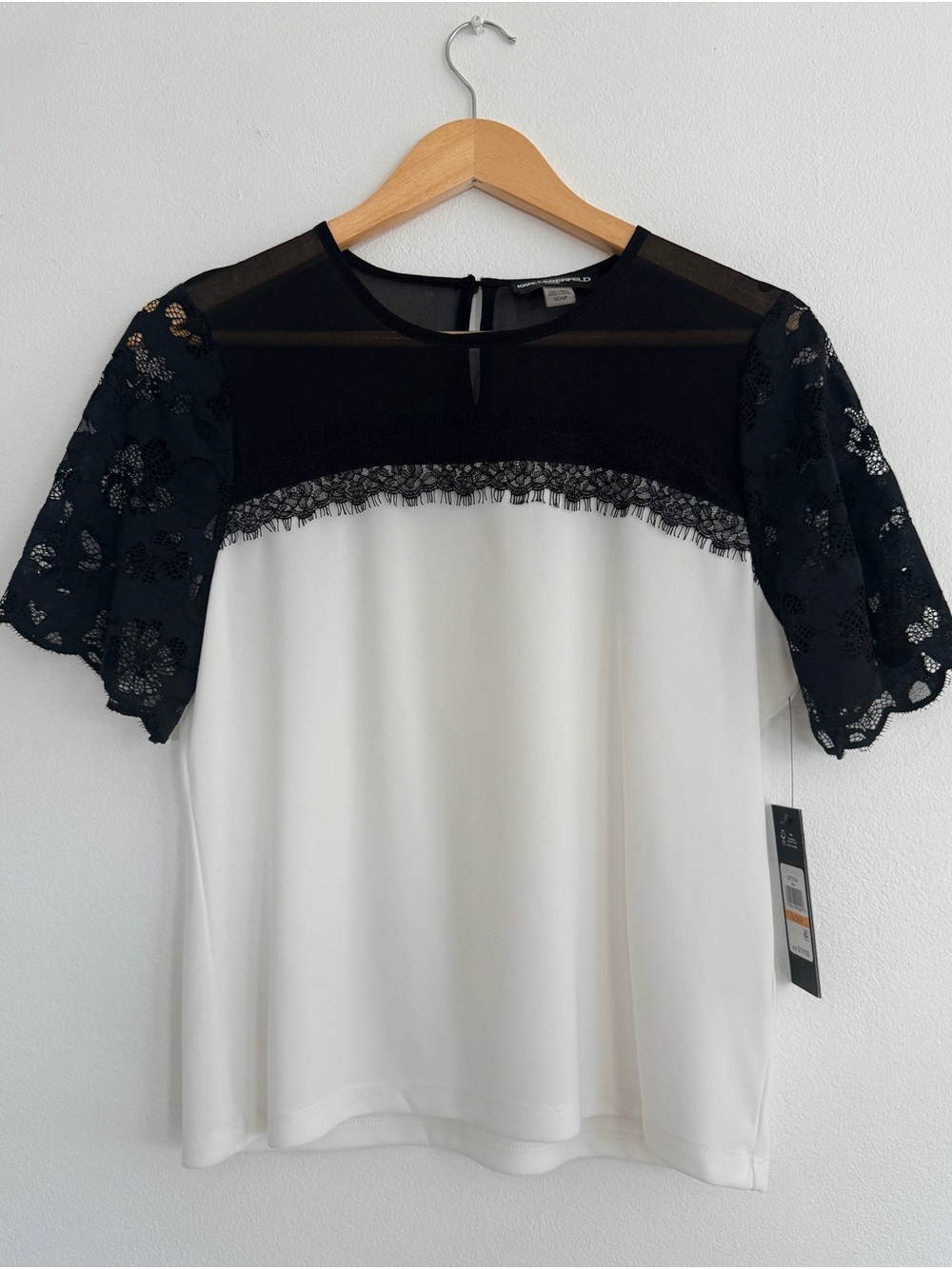 Karl Lagerfeld Black & White Lace Yoke Short Sleeve Blouse Size Small